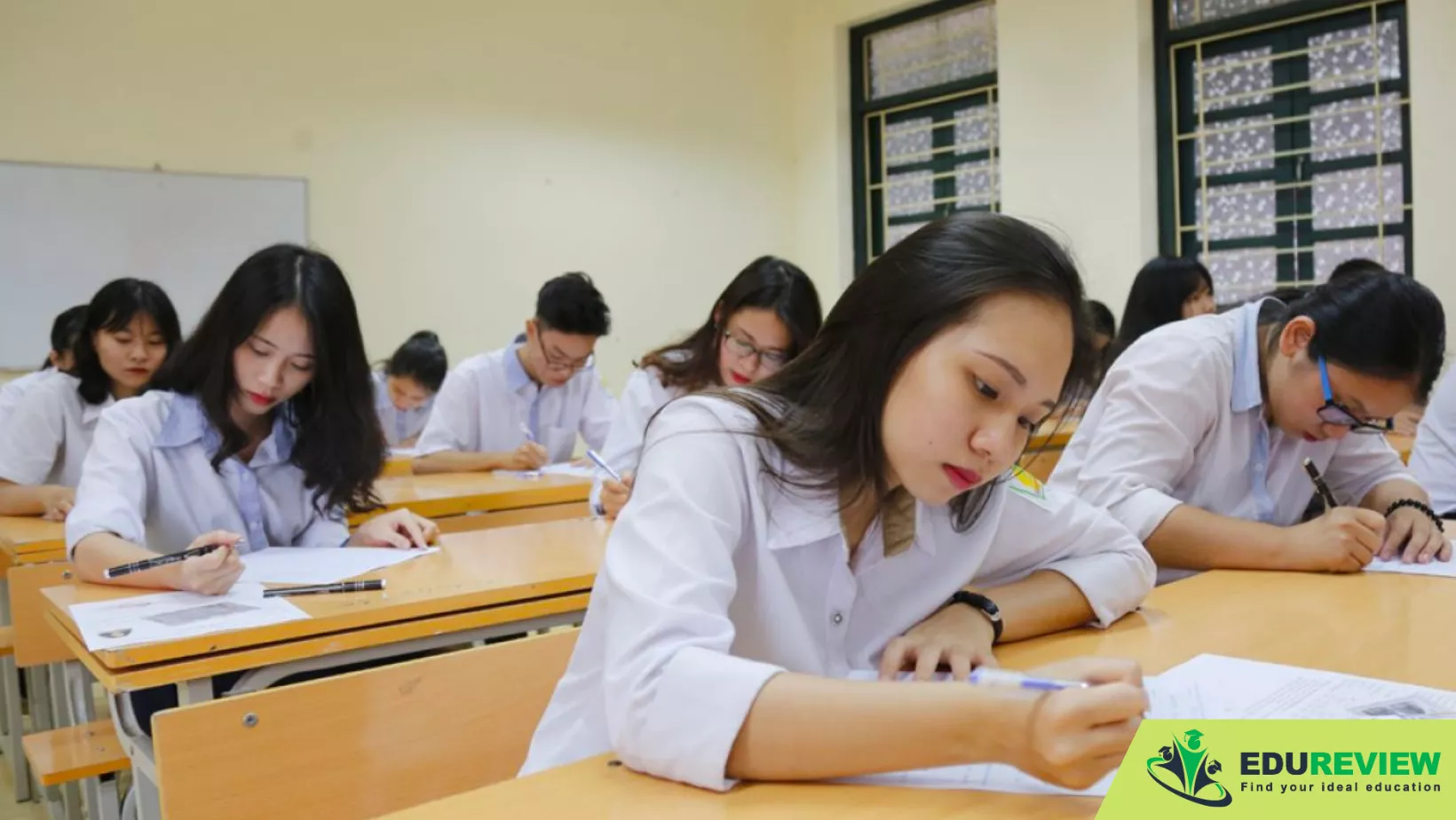 Gợi ý ngành A04 những ngành nào dễ có việc làm