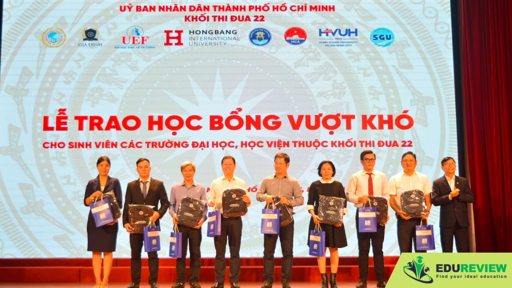 Học phí Đại học Hồng Bàng HIU