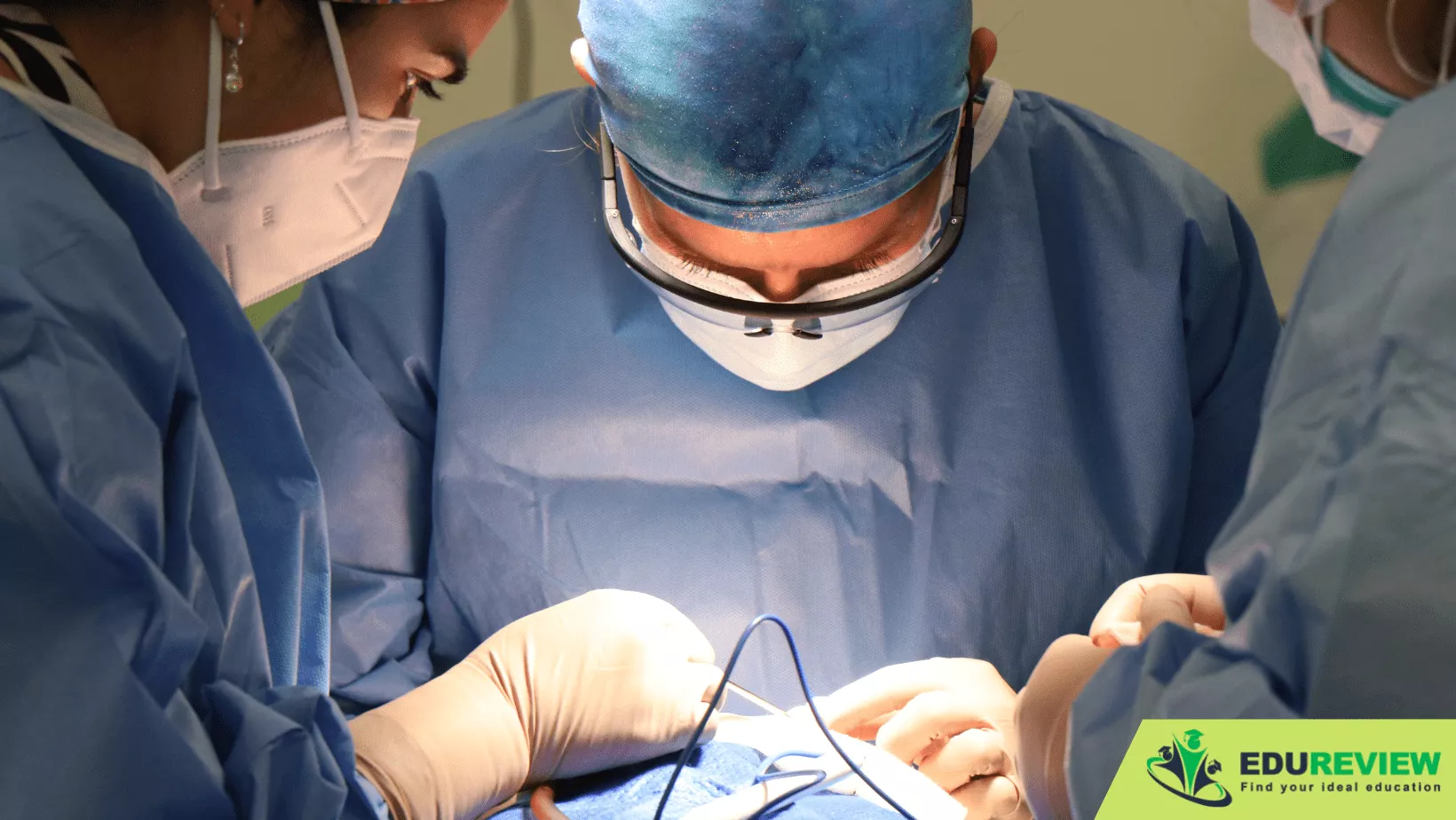 bác sĩ phẫu thuật