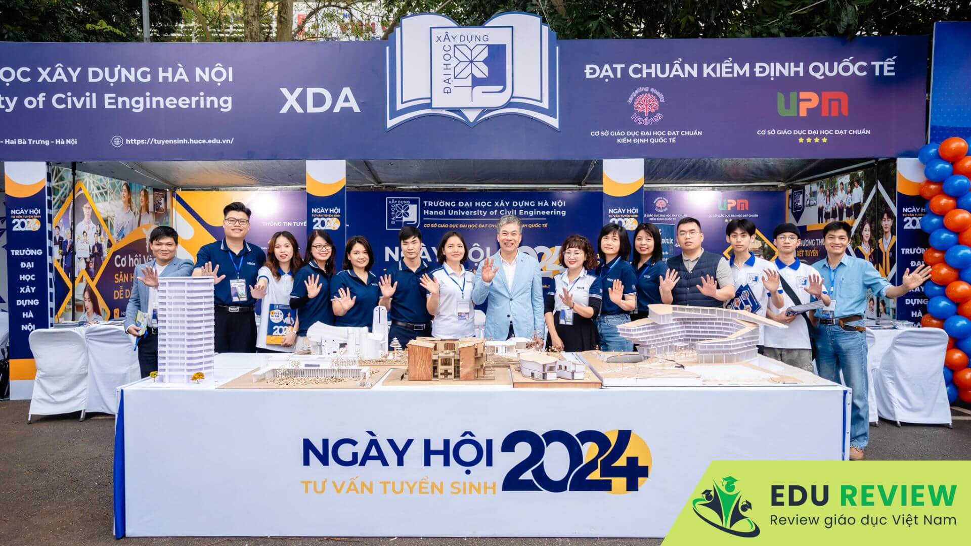 Sinh viên trường Đại học xây dựng Hà Nội NUCE (1) Sinh viên trường Đại học xây dựng Hà Nội NUCE